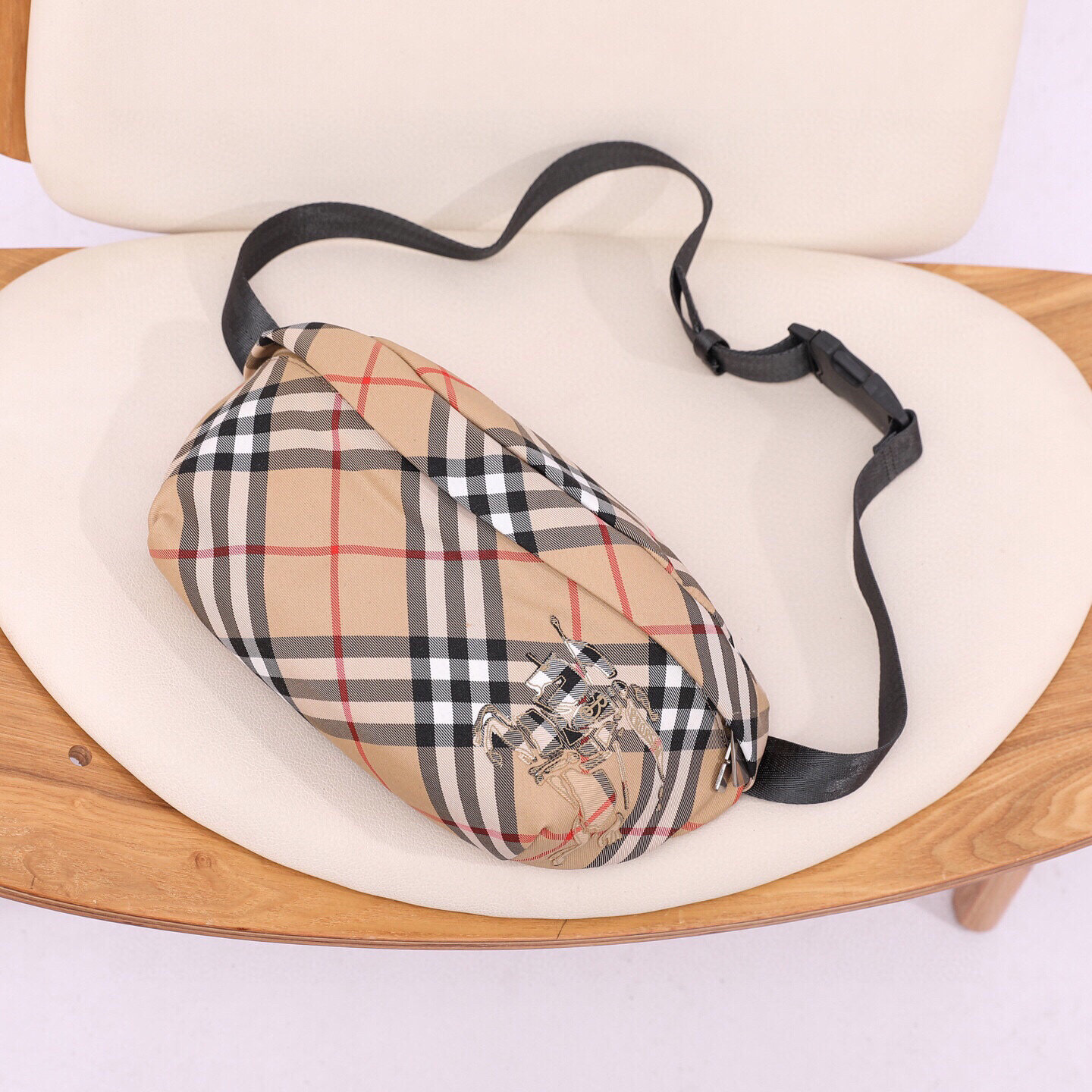 Burberry 780 33X11X18